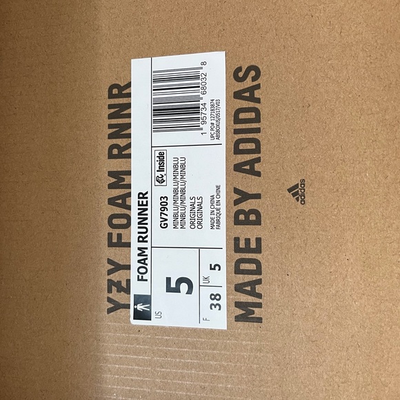 Yeezy foams - Picture 2 of 3